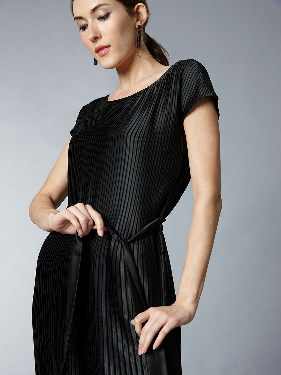 TARA AND I -Pleated midi black