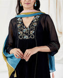 Unique old zardozi panelled suit design