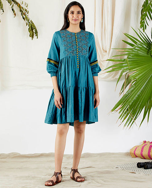 Broderi anglaise tire dress