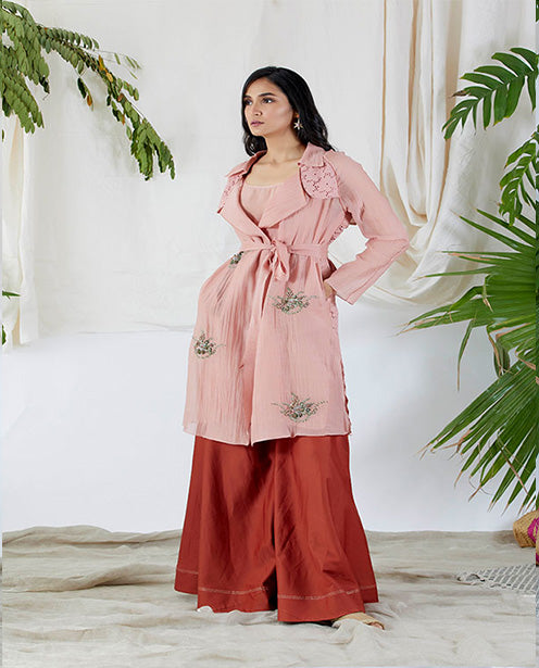 Trench garara set with boquet set