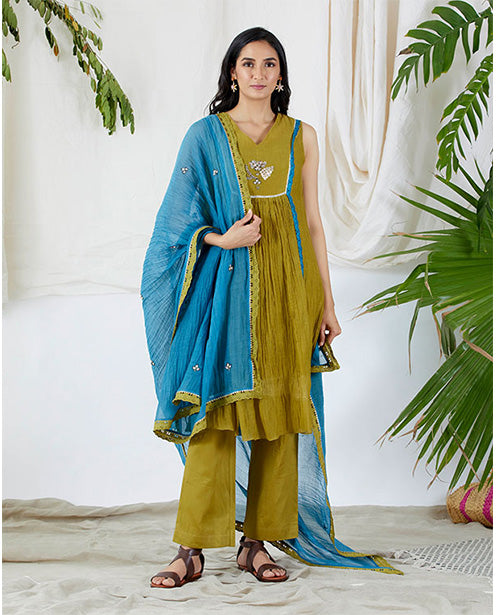 Chic pearl leaf suit