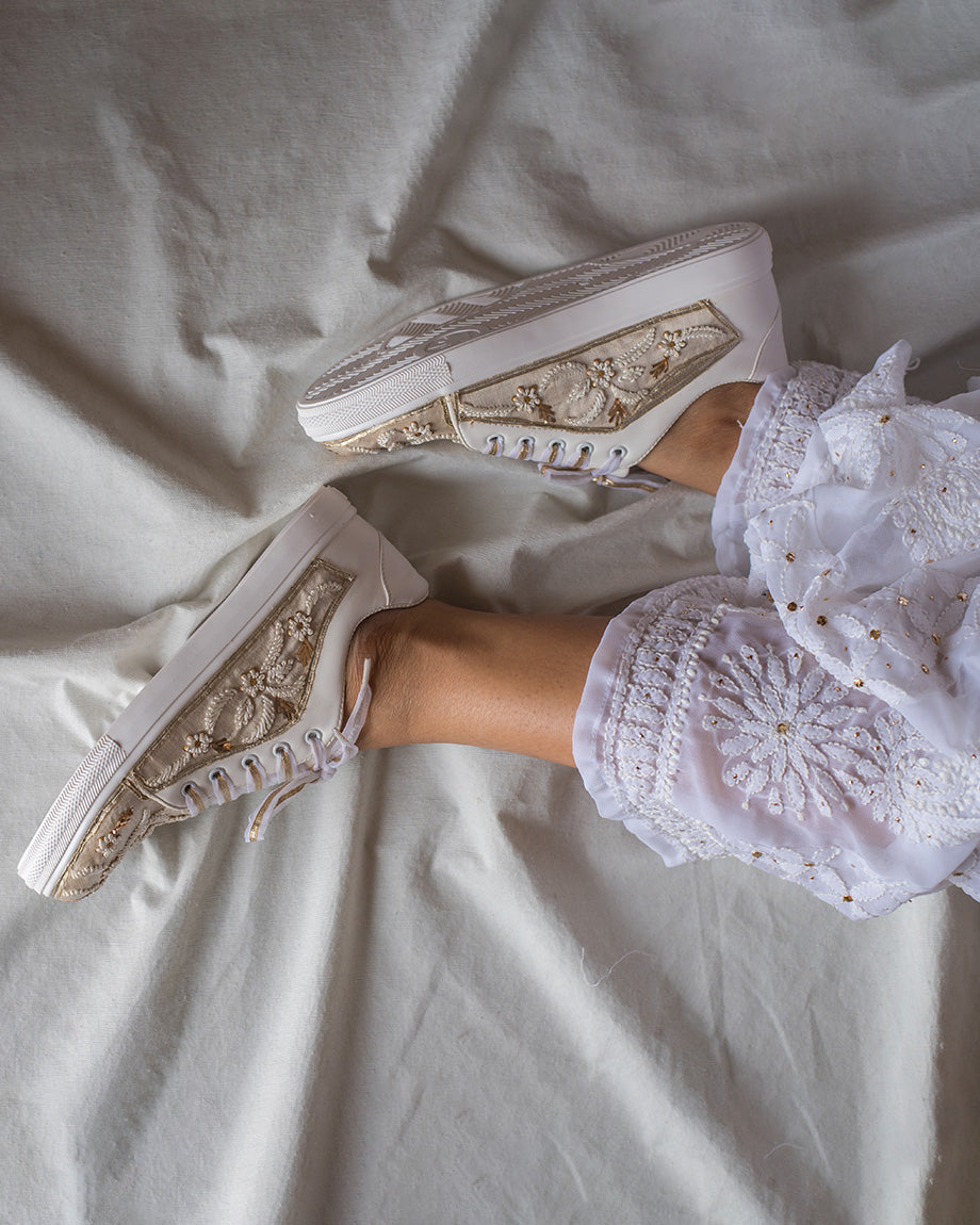 THE SAREE SNEAKERS White and Zari Sneakers