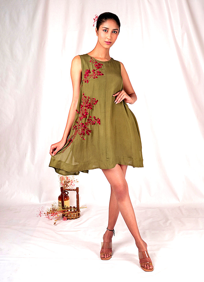 Seesa Green Tent Fitted Dress with Embroidery Details | 85 Lansdowne 85lansdowne Seesa Green Tent Fitted Dress with Embroidery Details | 85 Lansdowne 85lansdowne